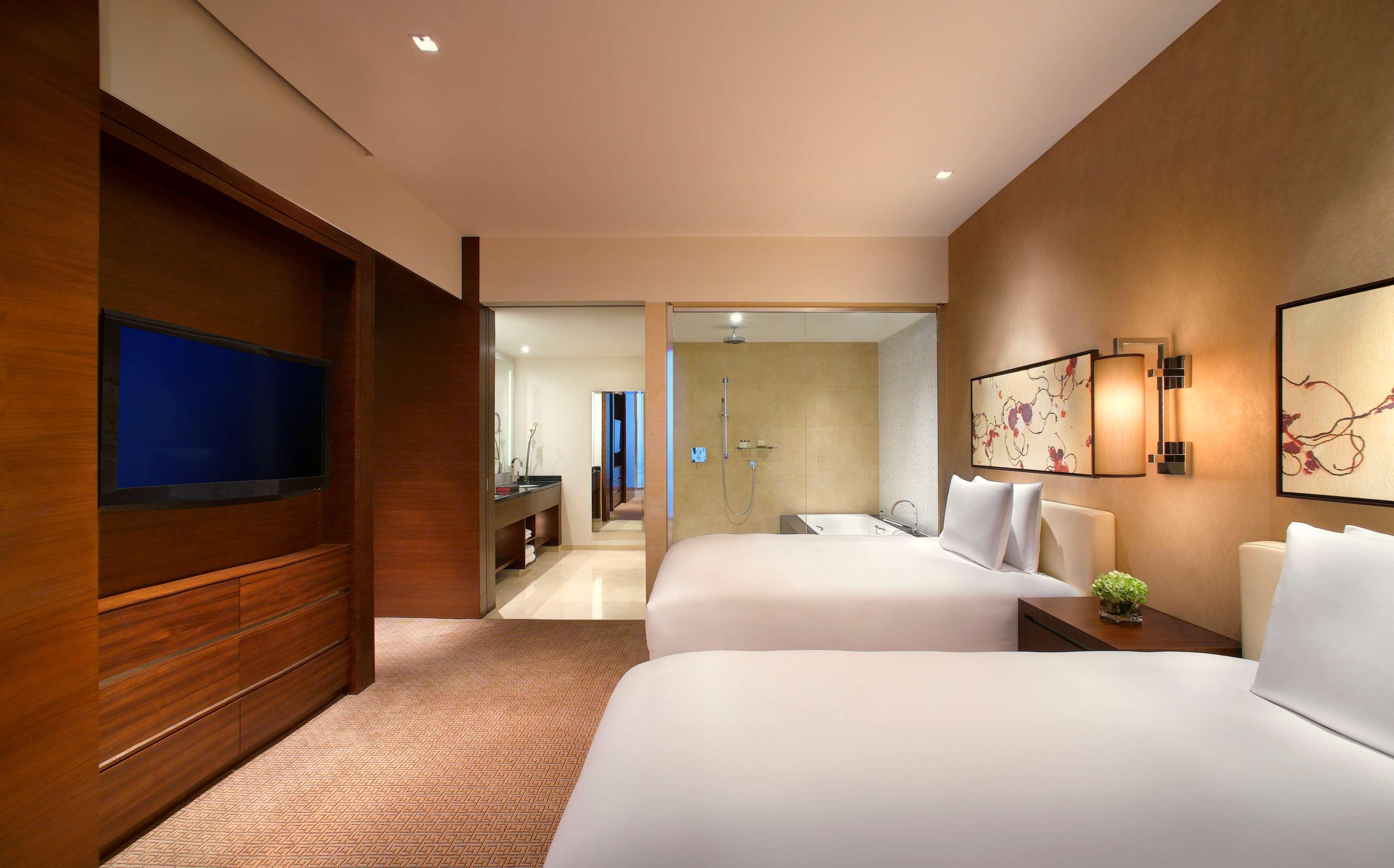 Grand Hyatt Hotel 5*